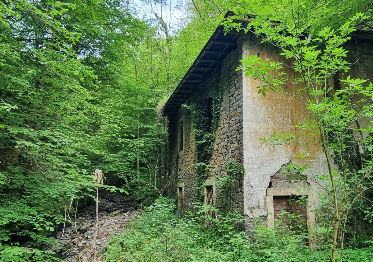 Il fascino delle antiche contrade della Val Brembilla (parte 1)