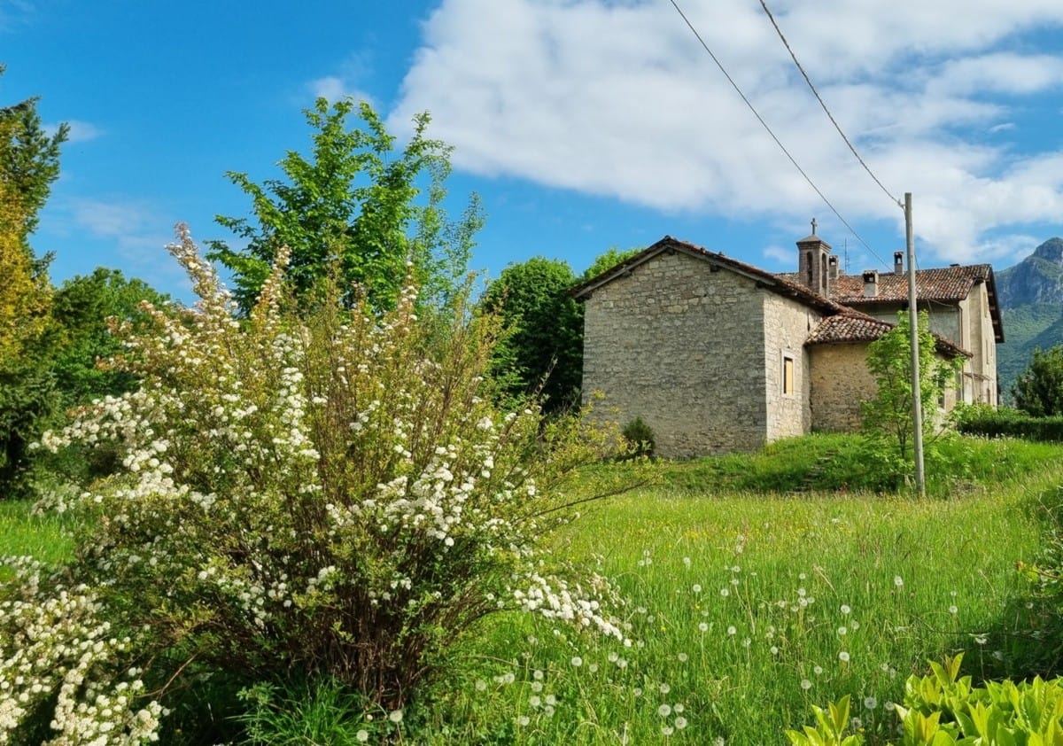 Il fascino delle antiche contrade della Val Brembilla (parte 1)