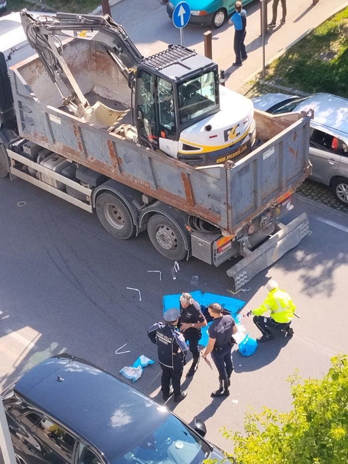 Il saluto al papà, poi  travolto mentre attraversava la strada: Giulio morto a 9 anni