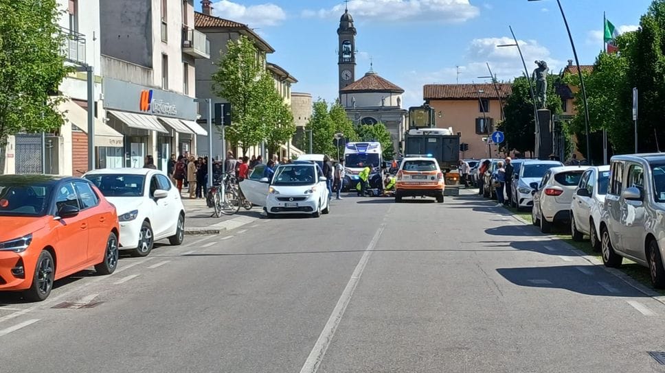 Il saluto al papà, poi  travolto mentre attraversava la strada: Giulio morto a 9 anni