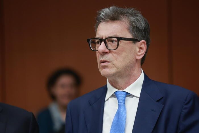 Giorgetti, 'serve un ripensamento sulla gestione dei sistemi energetici'