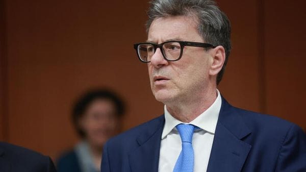 Giorgetti, 'serve un ripensamento sulla gestione dei sistemi energetici'