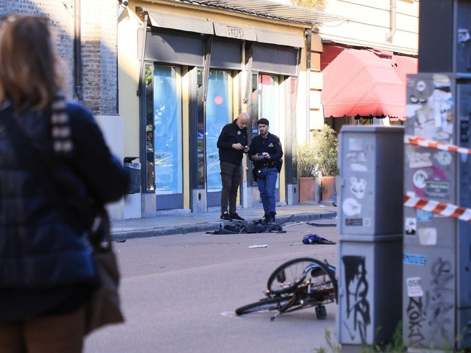 Auto sulla folla a Modena, quattro feriti gravi: fermato  un 31enne nato a Seriate