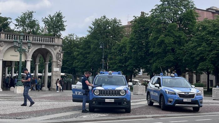 https://storage.ecodibergamo.it/media/photologue/2026/5/16/photos/cache/bergamo-commercianti-in-piazza-contro-furti-e-spaccate-flash-mob-sul-sentieron_62b844de-5100-11f1-8a17-05a528923769_1920_1080_v3_large_16_9.jpeg