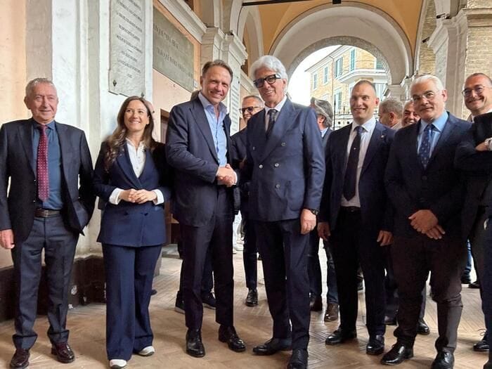 Crisi, Lollobrigida 'tre miliardi alle aziende agricole per produrre energia'