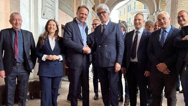Crisi, Lollobrigida 'tre miliardi alle aziende agricole per produrre energia'