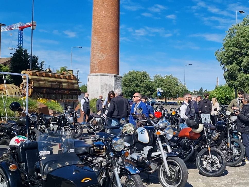 «Distinguished Gentleman’s Ride» per le strada di Bergamo - Foto