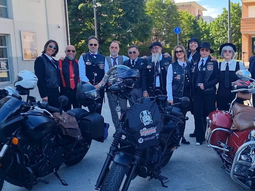 «Distinguished Gentleman’s Ride» per le strada di Bergamo - Foto