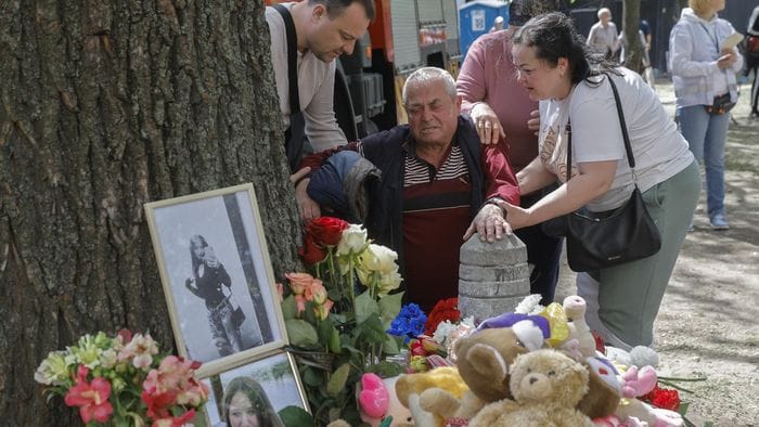 https://storage.ecodibergamo.it/media/photologue/2026/5/17/photos/cache/la-guerra-in-ucraina-non-e-solo-fra-eserciti_4d441134-51c6-11f1-8a17-05a528923769_1920_1080_v3_large_16_9.jpg
