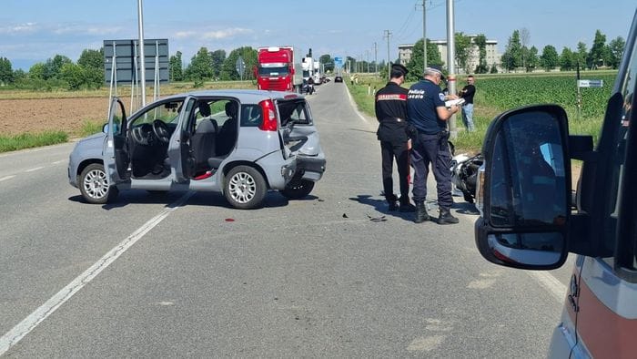 https://storage.ecodibergamo.it/media/photologue/2026/5/17/photos/cache/moto-contro-auto-a-misano-grave-un-20enne-chiusa-la-rivoltana_7999beb6-51fb-11f1-8a17-05a528923769_1920_1080_v3_large_16_9.jpeg