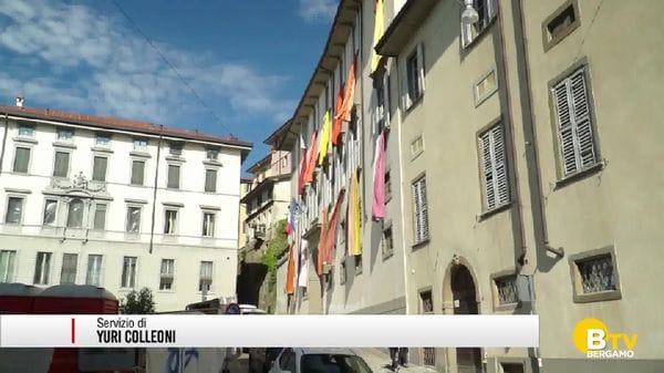 La seta torna protagonista a Palazzo Moroni