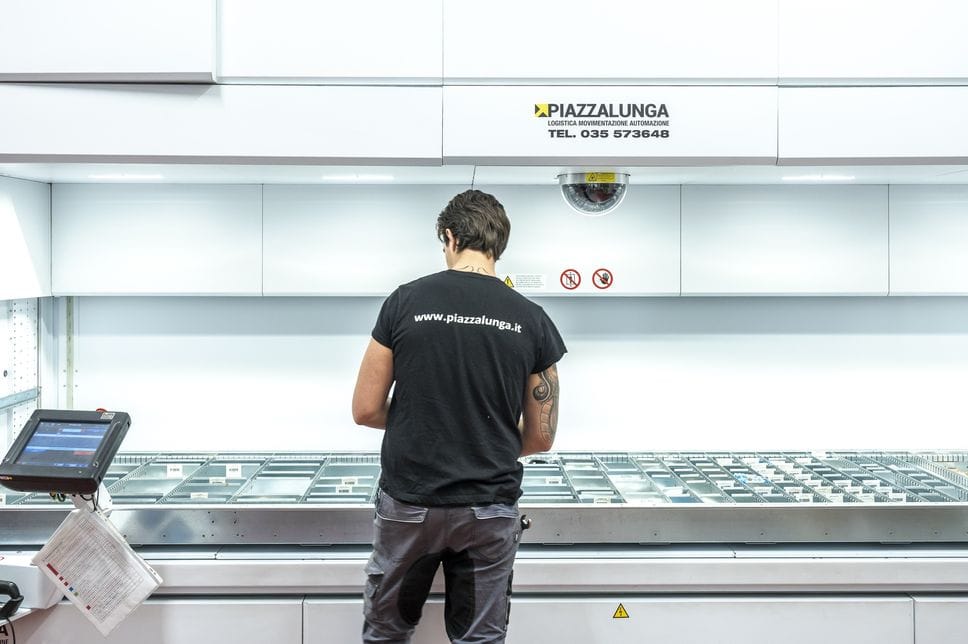 Piazzalunga, carrelli elevatori e magazzini automatici per la logistica lombarda 