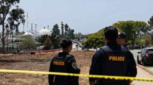 Sparatoria al centro islamico 5 morti, sospetti su due ragazzi