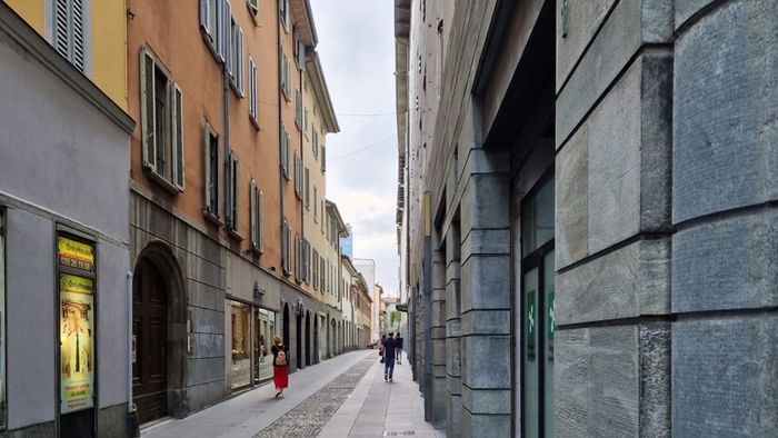 https://storage.ecodibergamo.it/media/photologue/2026/5/19/photos/cache/controlli-nei-locali-del-centro-di-bergamo-irregolarita-in-via-santorsola-san_64757008-5349-11f1-ae0e-72b229a51ad1_1920_1080_v3_large_16_9.JPG