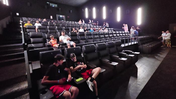 https://storage.ecodibergamo.it/media/photologue/2026/5/2/photos/cache/cinemamma-in-sala-col-bebe-ticket-ridotto-e-pianto-libero_fa1de392-4610-11f1-86c0-d7312e6a6ccc_1920_1080_v3_large_16_9.jpg