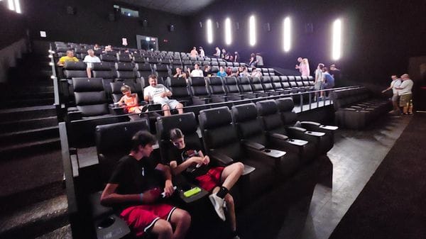 «CineMamma», in sala col bebè: ticket ridotto e «pianto libero»