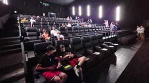 «CineMamma», in sala col bebè: ticket ridotto e «pianto libero»