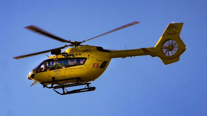 https://storage.ecodibergamo.it/media/photologue/2026/5/2/photos/cache/pedone-investito-a-cisano-in-volo-lelicottero-strada-chiusa-e-code_4c16b002-464d-11f1-86c0-d7312e6a6ccc_1920_1080_v3_large_16_9.jpg