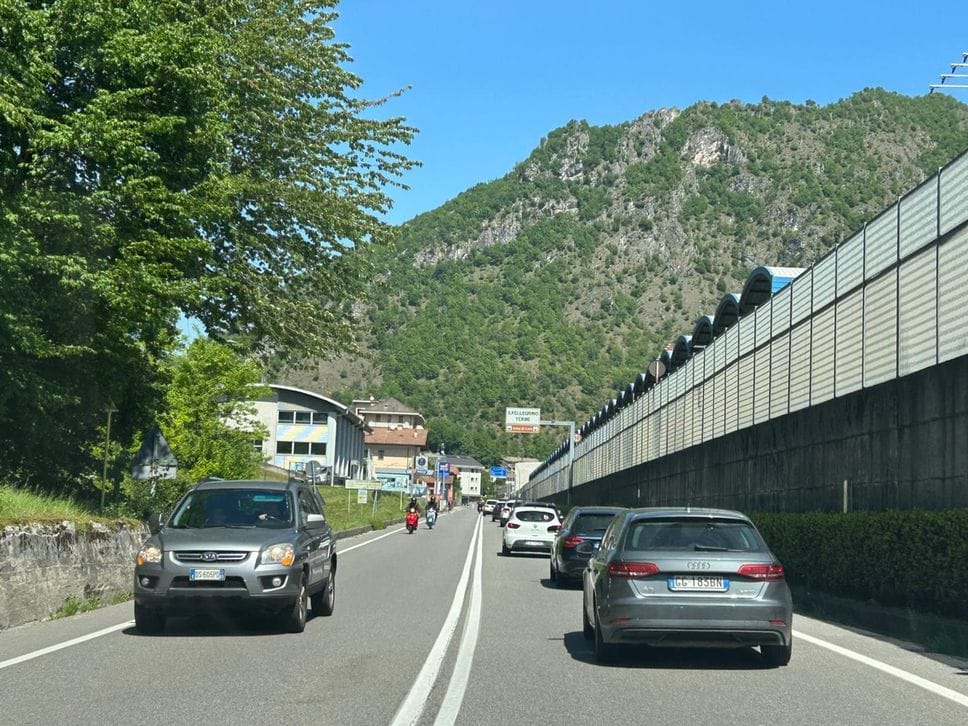 Primo Maggio: ressa in Città Alta, musei pieni e code alla funicolare. Musica e pic-nic nelle valli - Foto e video