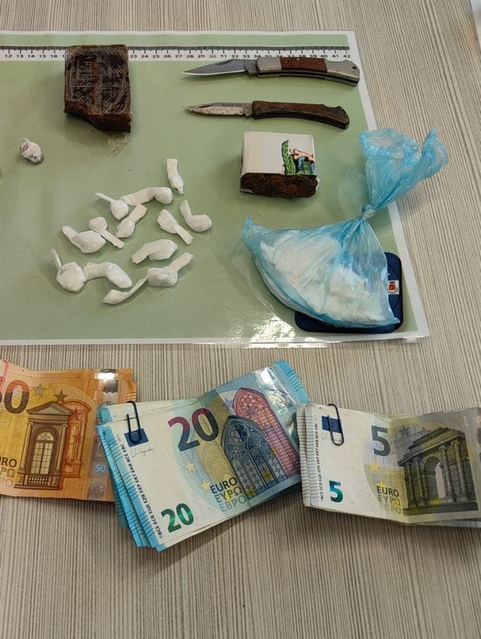 Controlli antidroga nella Bassa: quattro nei guai, sequestrati soldi e stupefacenti