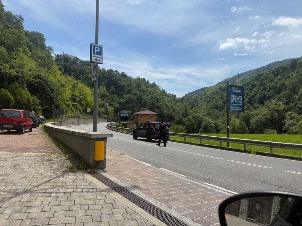 Pamela Genini, secondo giorno di ricerche. Chiusa anche la provinciale per la Valle Imagna: code e traffico - Video
