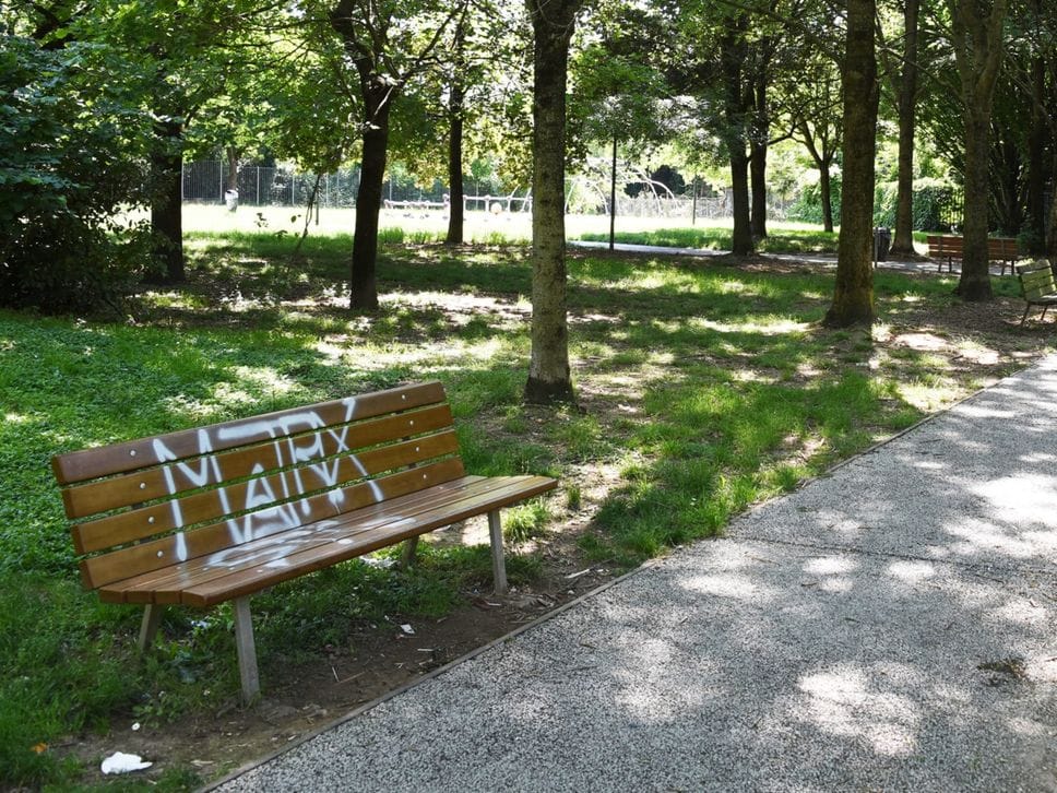 Bergamo, al Parco Ovest i vandali prendono di mira tunnel, panchine e luci - Foto