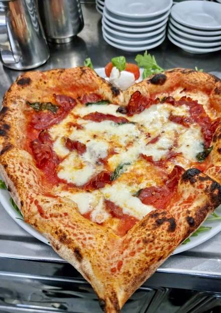 «Civico 2»: sport, divertimento e pizza napoletana
