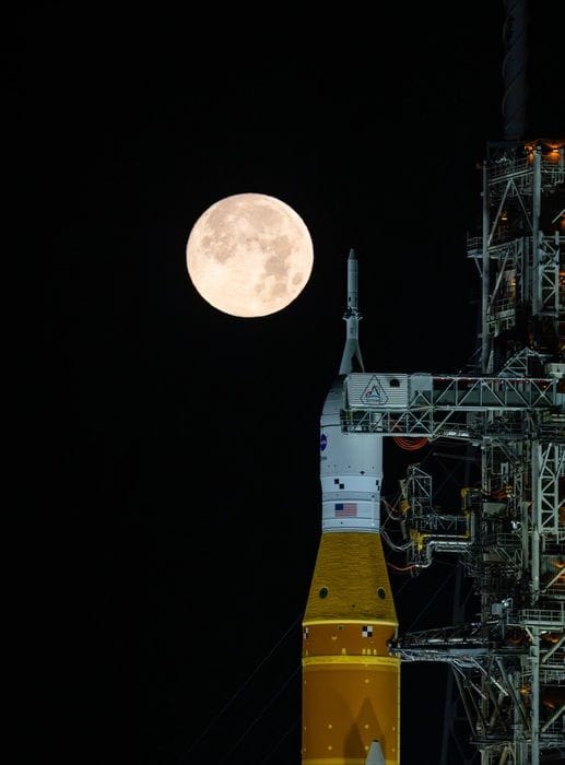 Nasa, saranno cinesi i prossimi astronauti a camminare sulla Luna 