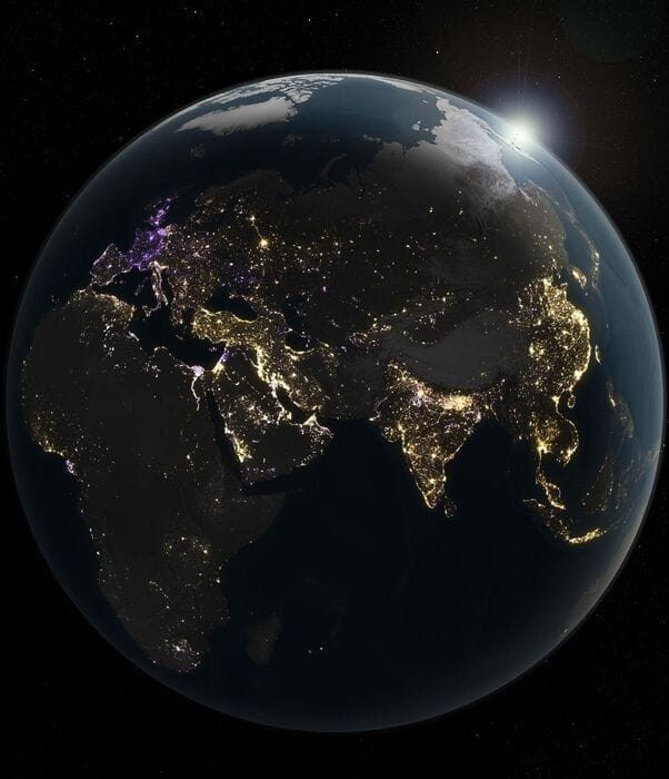 Nel mondo le notti più luminose del 34%, ma l'Europa si spegne