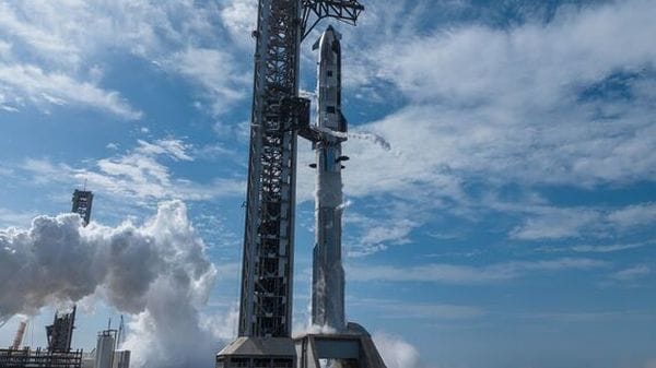 Pronta al test in volo la nuova versione della Starship di SpaceX 