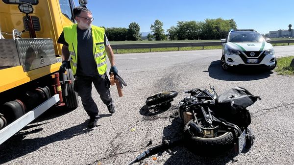Schianto in moto contro un’auto Gravissimo 41enne di Cazzano