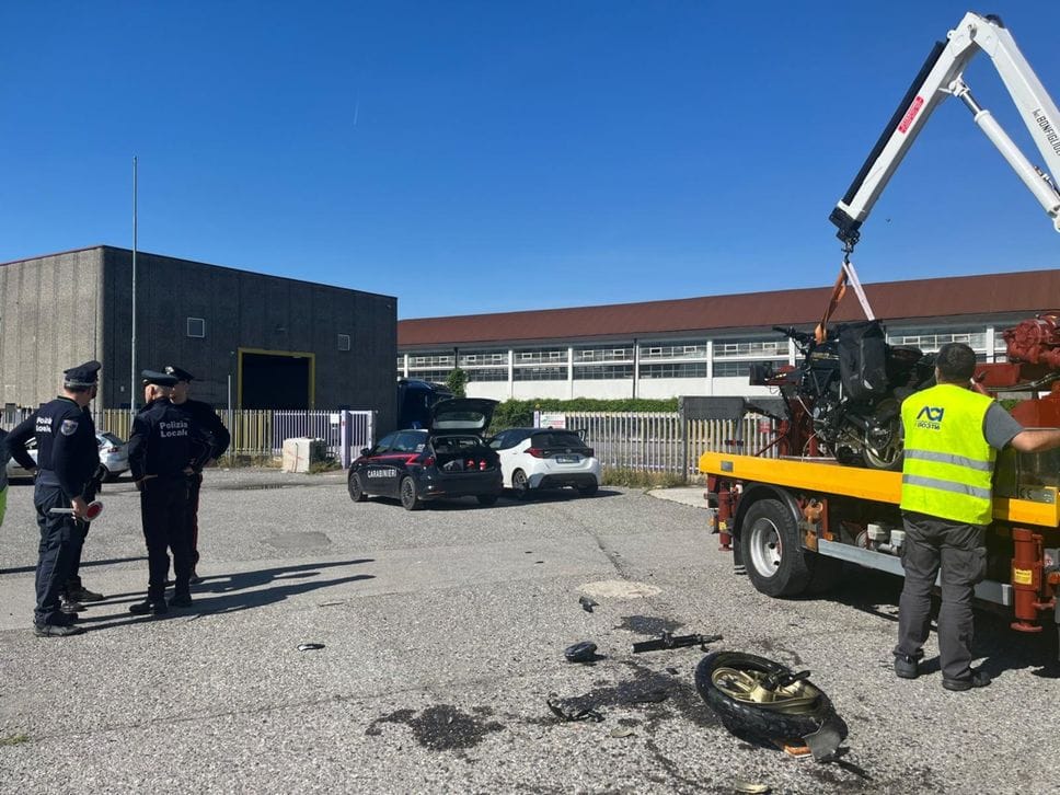 Schianto tra moto e auto a Mornico: grave un centauro di 41 anni