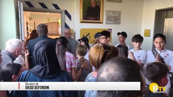 Ghisalba, inaugurata la nuova biblioteca, ruolo da protagonisti per i ragazzi delle scuole medie