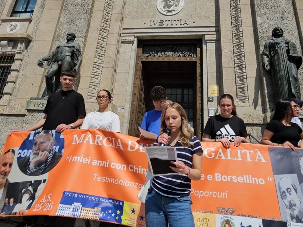 Bergamo, studenti in marcia per la legalità - Foto