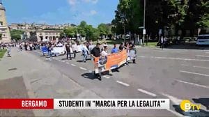 Bergamo, studenti in marcia per la legalità