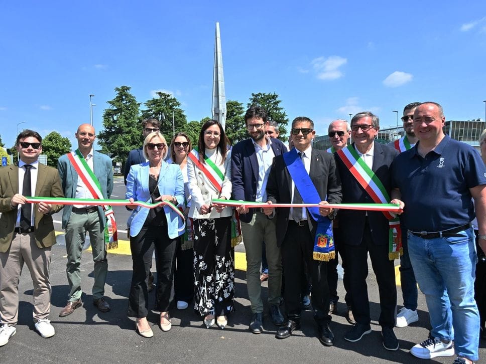 Ciserano, inaugurata la nuova rotatoria «del Missile: più sicurezza e viabilità sulla Francesca - Foto