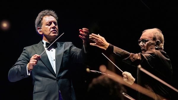 «È mio padre»: i figli di Ennio Morricone raccontano il Maestro delle colonne sonore da Oscar in un concerto a Bergamo