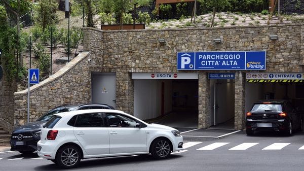 Parking Fara, si chiude il braccio di ferro. «Al Comune oltre un milione di euro»