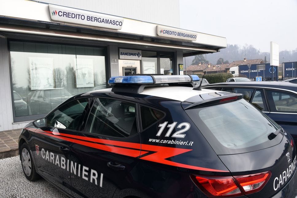 Arrestato 49enne condannato per due rapine in banca a Bergamo