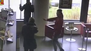 Arrestato 49enne condannato per due rapine in banca a Bergamo