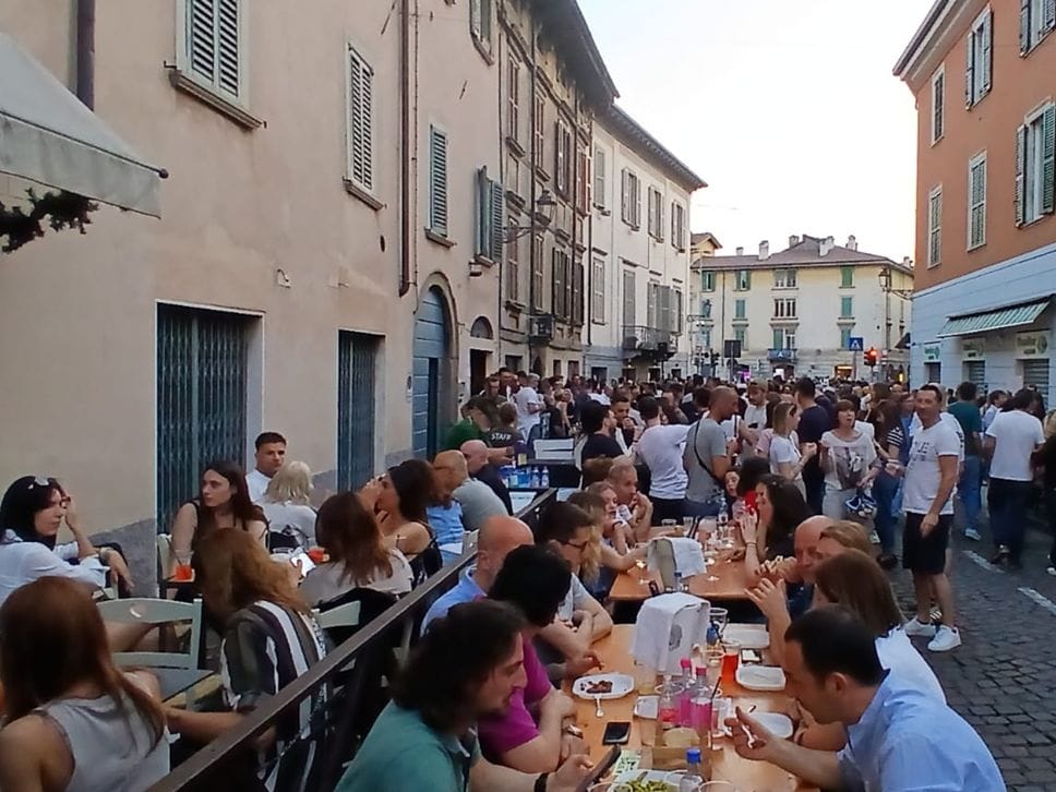In Borgo Santa Caterina a Bergamo la prima «Notte bianca» dell’estate