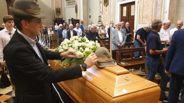 A Bergamo l’ultimo saluto a Santo Locatelli: «Una vita in missione verso il prossimo»