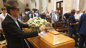 A Bergamo l’ultimo saluto a Santo Locatelli: «Una vita in missione verso il prossimo»
