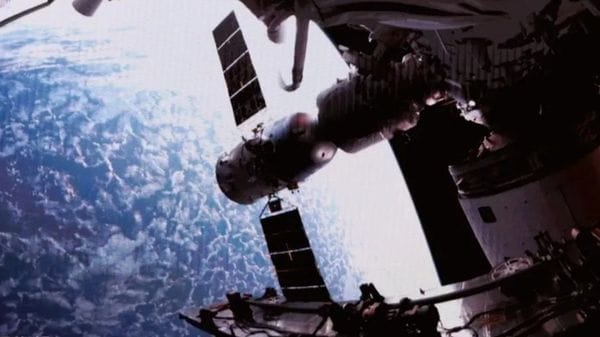 Cina, sulla stazione spaziale Tiangong è arrivato il nuovo equipaggio