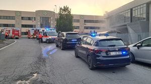 Incendio in un’azienda di materiale plastico a Villongo, due operai intossicati- Foto