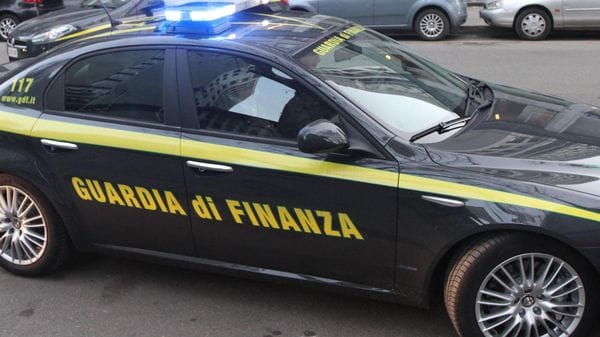 Circonvenzione d’incapace e autoriciclaggio: sequestrati oltre 14 milioni a tutela di un imprenditore bergamasco