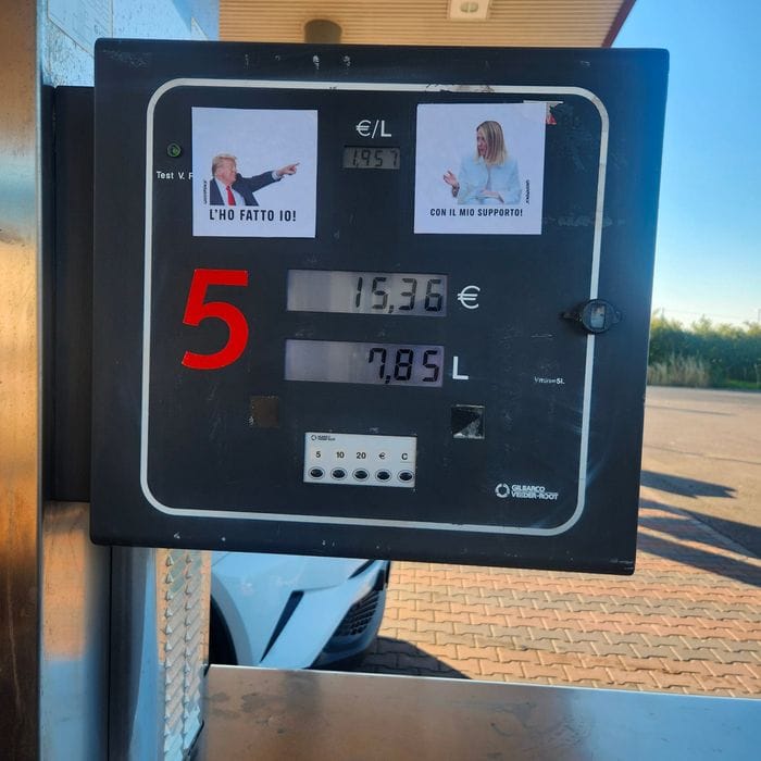 Greenpeace, 'adesivi di Trump e Meloni su pompe benzina, responsabili degli aumenti'