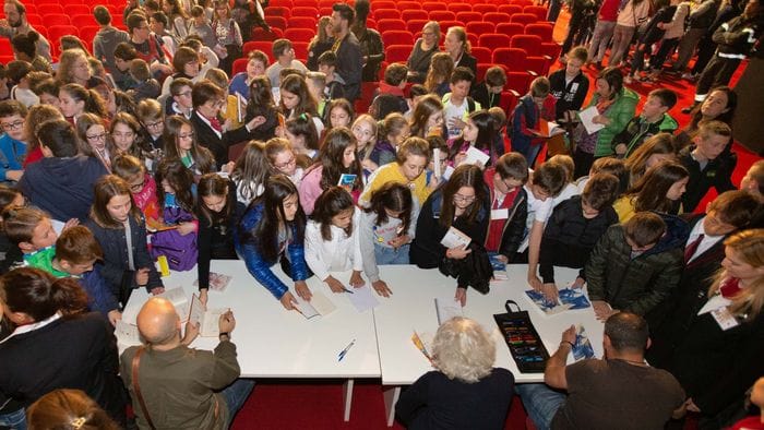 «Libri per sognare», la finale sarà una festa con i giovani lettori al Teatro Donizetti