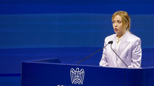 Meloni all’Ue: crisi, fare meno e meglio