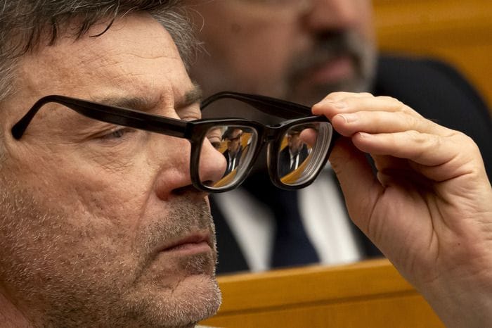 Giorgetti, su energia discussione non facile, speriamo risposta Ue a breve